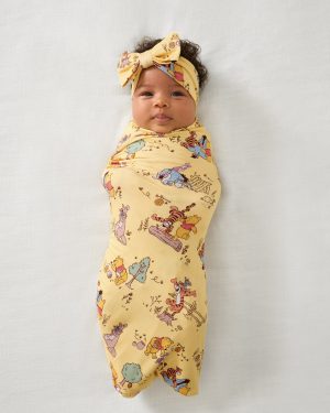 Disney Playtime With Pooh Swaddle & Luxe Bow Headband Set